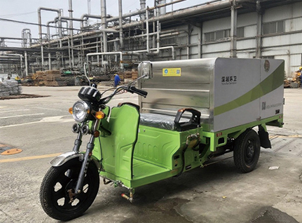 高壓沖洗車效率和實力都在線，一機頂8名清潔工